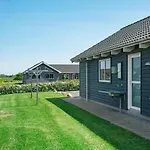 Prázdninový dům Front In With Sauna
