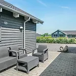 Front In With Sauna *