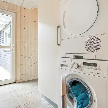 Holiday home Front In With Sauna *